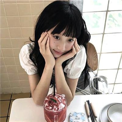 雨中的女人